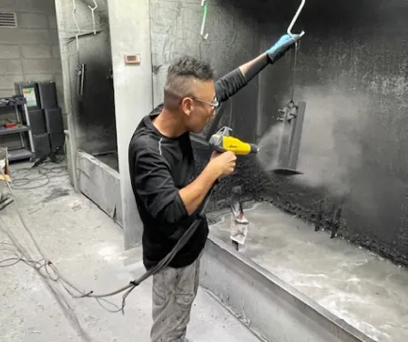 多彩な焼付塗装に対応できる専門技術